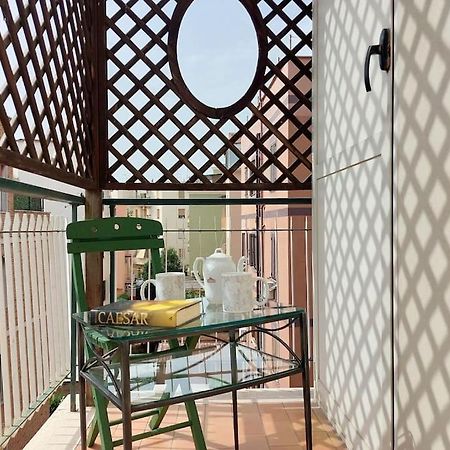 Relax Rome With 2 Balconies - 2 Bedroom Flat, 3Rd Floor With Lift, High Comfort, Quite, A Walk From Urban Train Station Gemelli And Metro A Stops Battistini & Cornelia Connecting To Center In 20 Minutes, 2 Steps From Bus Stop, Cycle Path, Groceries Exteriér fotografie