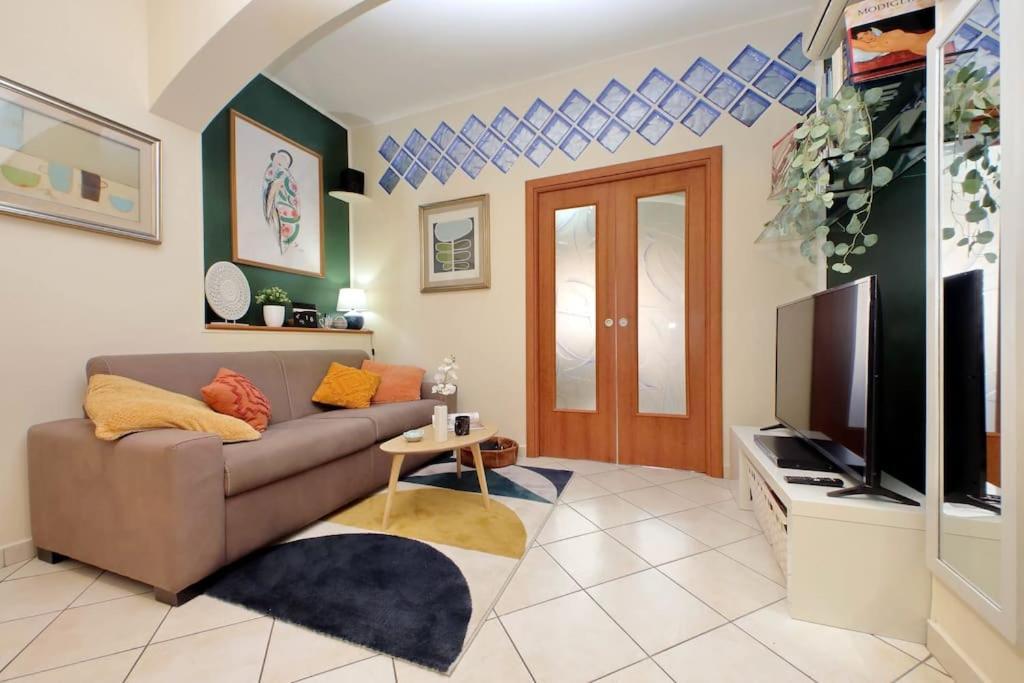 Relax Rome With 2 Balconies - 2 Bedroom Flat, 3Rd Floor With Lift, High Comfort, Quite, A Walk From Urban Train Station Gemelli And Metro A Stops Battistini & Cornelia Connecting To Center In 20 Minutes, 2 Steps From Bus Stop, Cycle Path, Groceries Exteriér fotografie