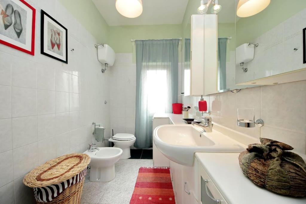 Relax Rome With 2 Balconies - 2 Bedroom Flat, 3Rd Floor With Lift, High Comfort, Quite, A Walk From Urban Train Station Gemelli And Metro A Stops Battistini & Cornelia Connecting To Center In 20 Minutes, 2 Steps From Bus Stop, Cycle Path, Groceries Exteriér fotografie